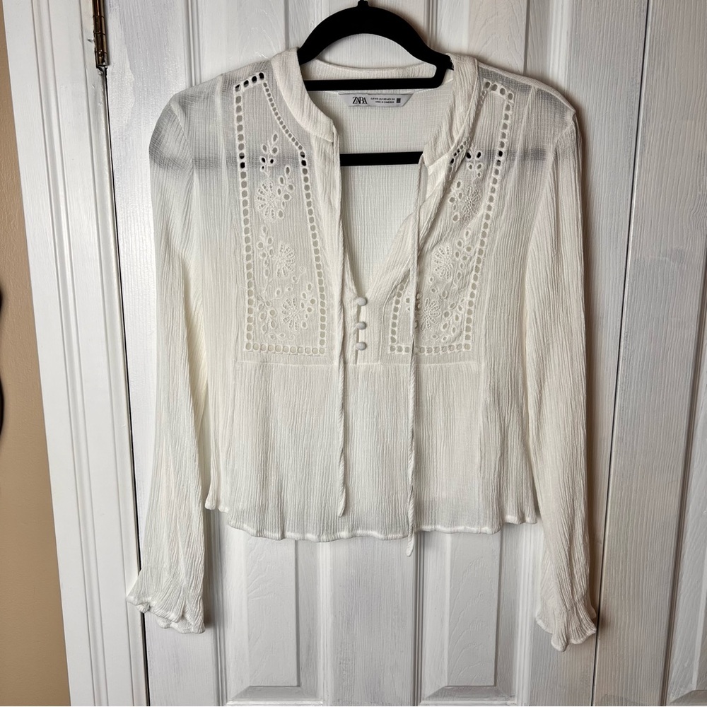 ZARA White Flowy Eyelet Lightweight Long Sleeve V-Neck Boho Blouse - Size XS - Picture 2 of 7